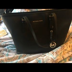 🌸 Michael Kors Jet Set Travel Tote 🌸